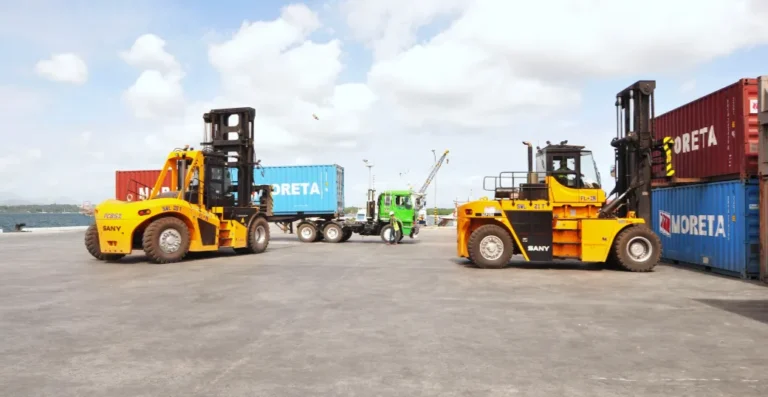 International moving to Uruguay container logistics and shipping operations